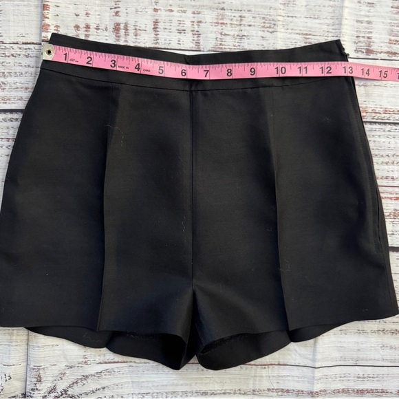 DSquared2 Women’s Black Shorts NWOT Wool/Silk Size 40/US 4 MSRP  $495 - Picture 2 of 8